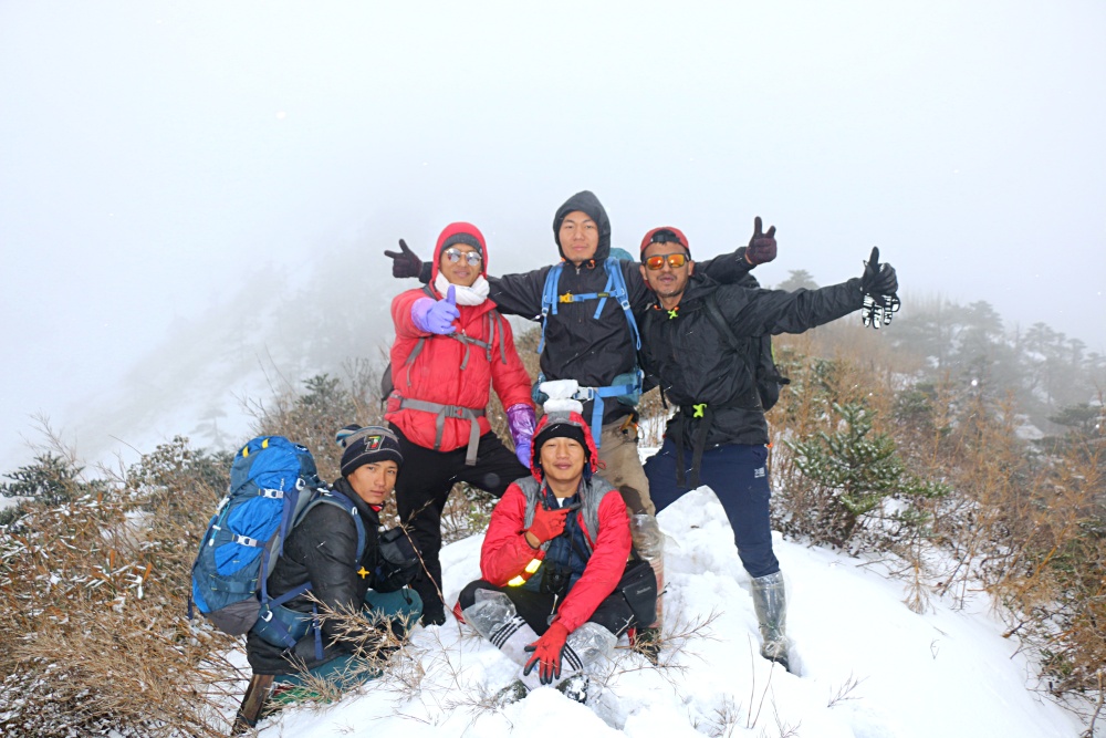 trekking-myanmar-snow-mountain-Putao-Burma